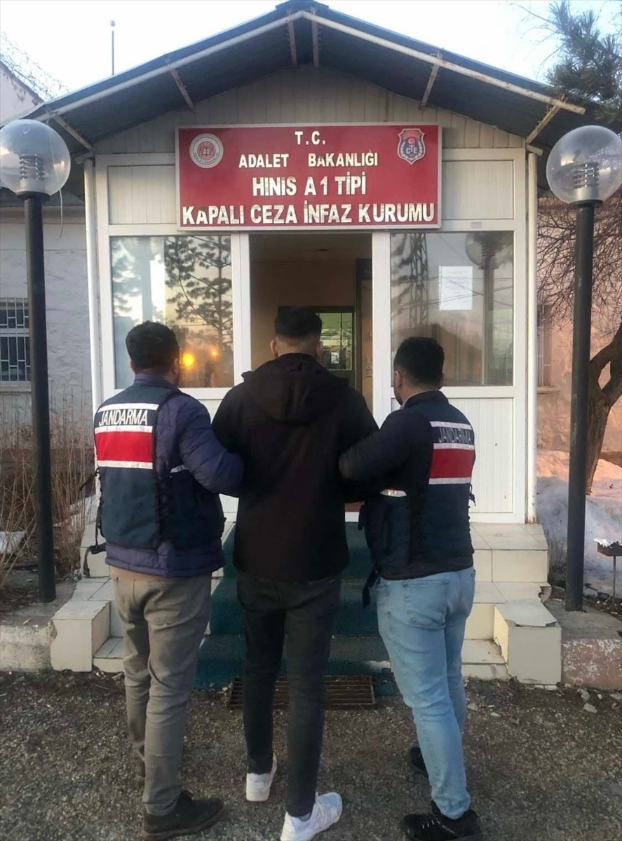 Erzurum'da 10 yıl kesinleşmiş hapis cezası bulunan hükümlü yakalandı