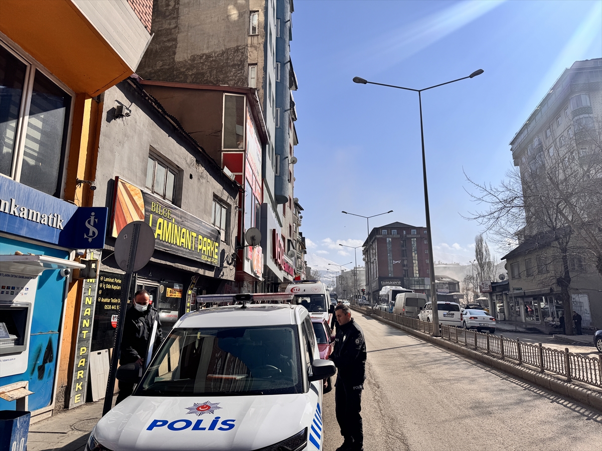 Erzurum'da 70 yaşındaki eczacı evinde ölü bulundu