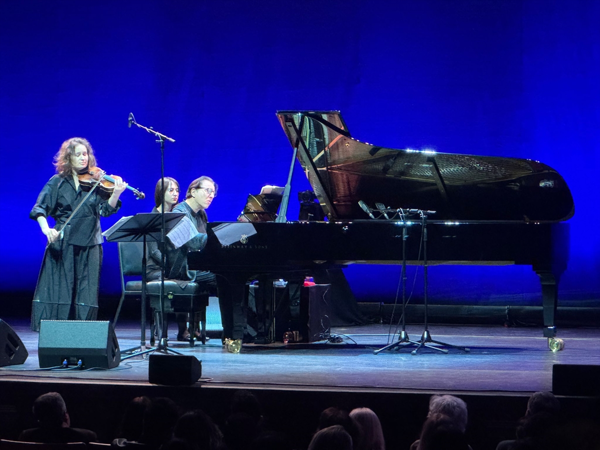 Fazıl Say ve keman virtüözü Patricia Kopatchinskaja birlikte İstanbul'da konser verdi