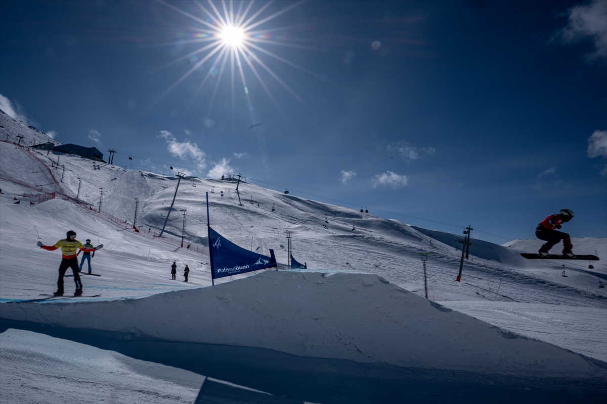 FIS Dünya Snowboard Kupası Erzurum'da başladı