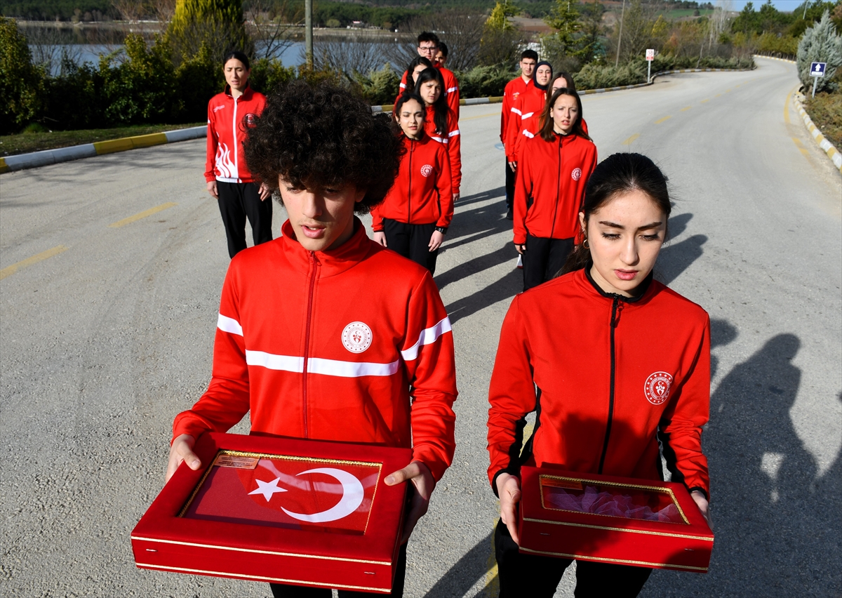 Gelibolu'dan Türk bayrağı, toprak ve deniz suyu Bilecik'e getirildi