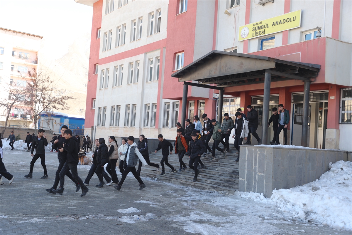 Hakkari'de 5,5 büyüklüğünde deprem senaryosuyla tatbikat yapıldı