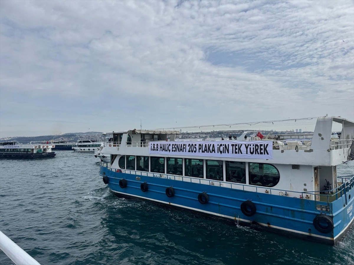 İstanbul Boğazı'nda tekne işletmecilerinden İBB'ye protesto