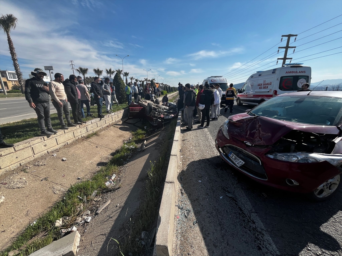 Kahramanmaraş'ta iki otomobilin çarpıştığı kazada 7 kişi yaralandı