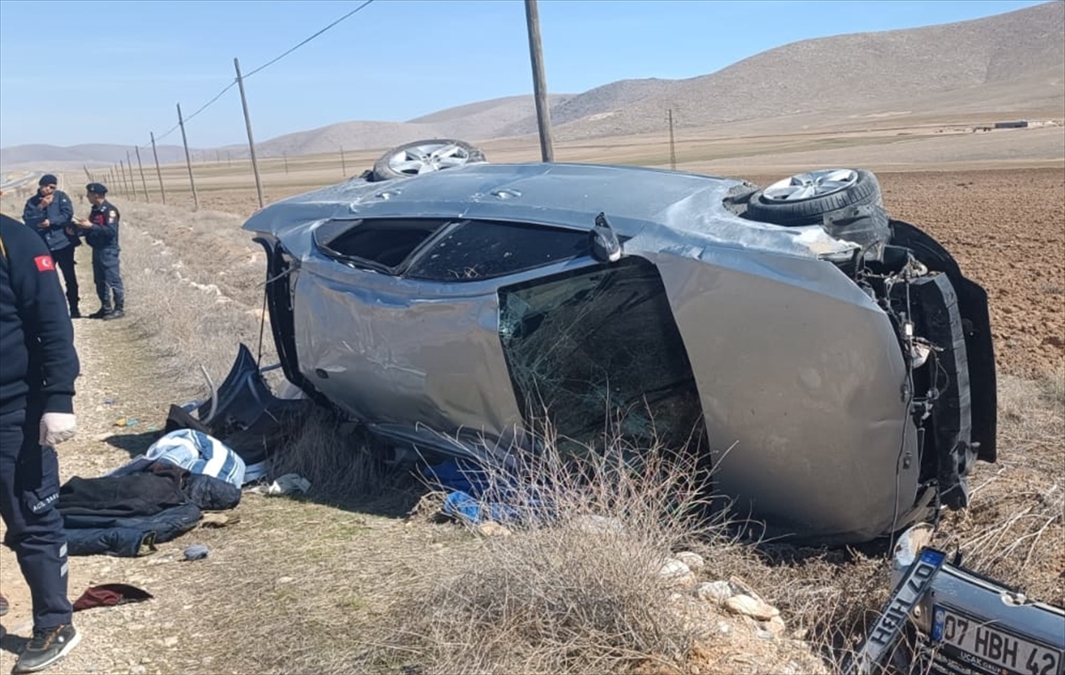 Karaman'da devrilen otomobildeki 1 kişi öldü, 1 kişi yaralandı