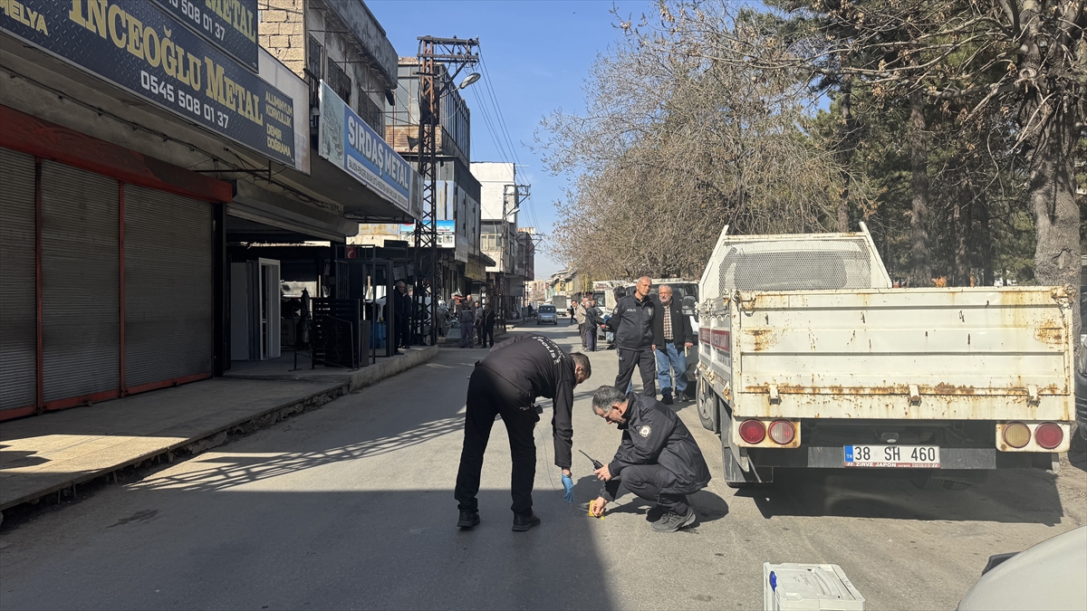 Kayseri'de eniştesi tarafından silahla vurulan kişi yaralandı