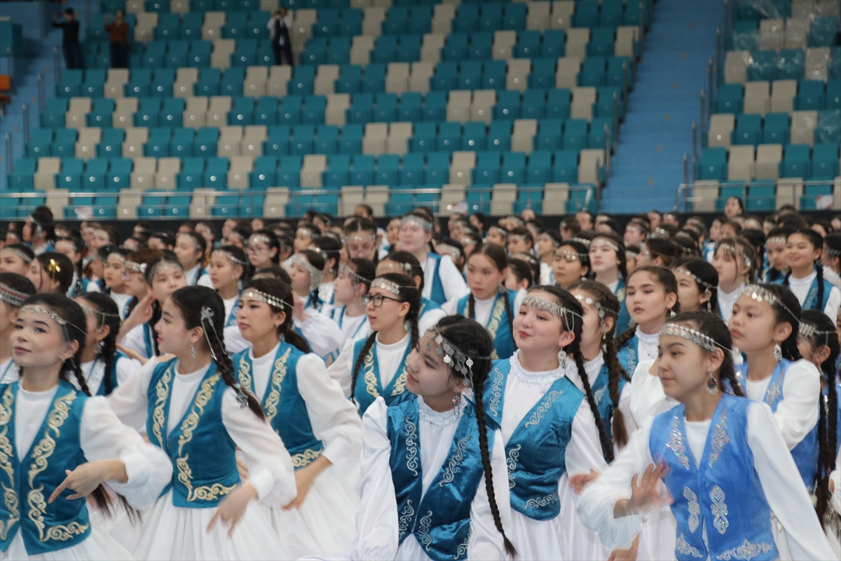 Kazakistan'da “Milli Kıyafet Günü” kutlandı