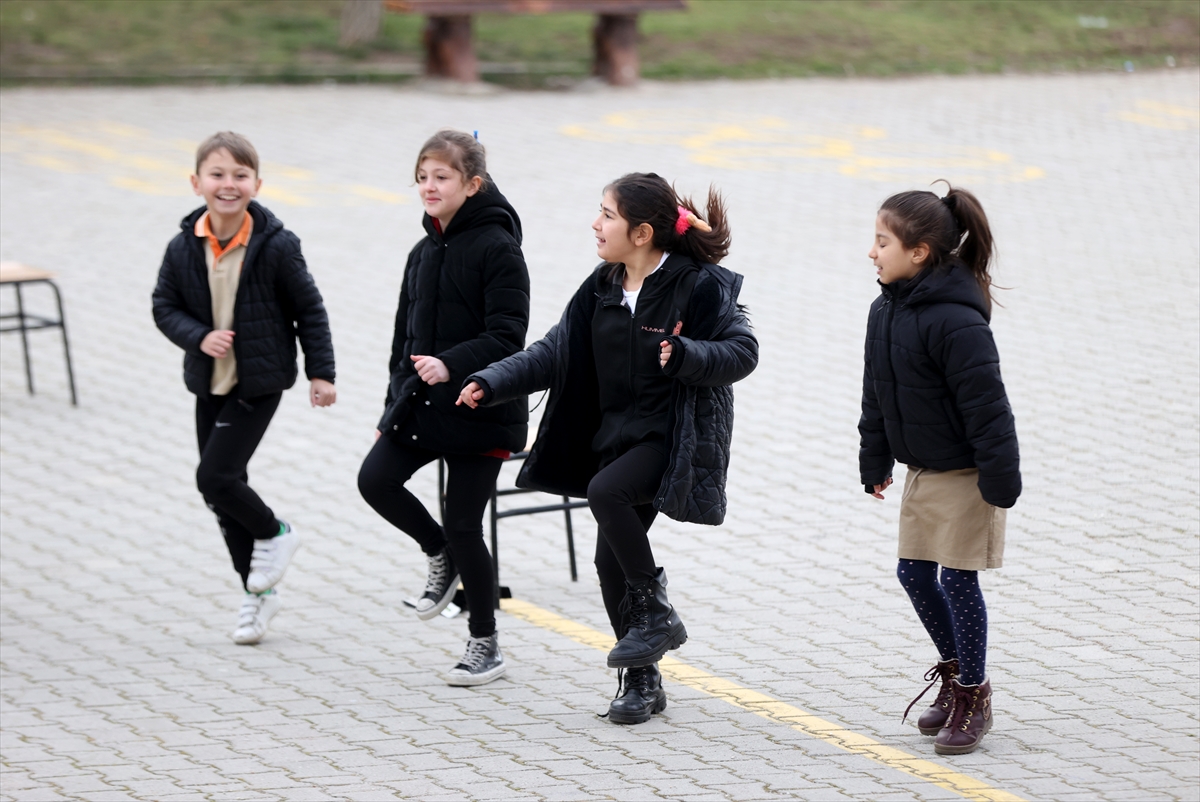 Kırklareli'nde öğrenciler obeziteye karşı güne fiziksel aktiviteyle başlıyor