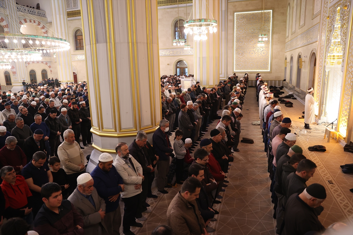 Nevşehir'de Enderun usulüyle teravih kılındı