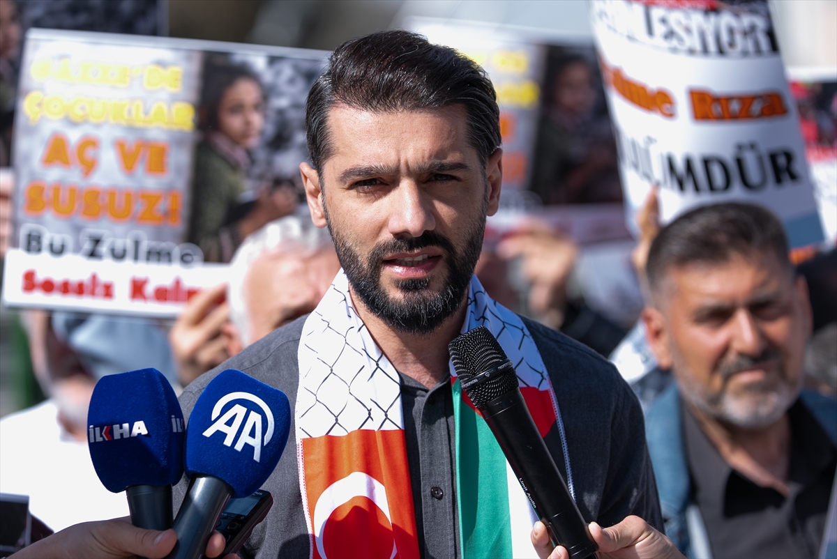 Refah Sınır Kapısı'nın kapalı tutulması, Mısır'ın Ankara Büyükelçiliği önünde protesto edildi