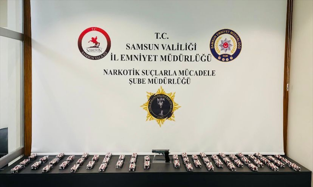 Samsun'da 2 bin 74 sentetik ecza hapı ele geçirildi