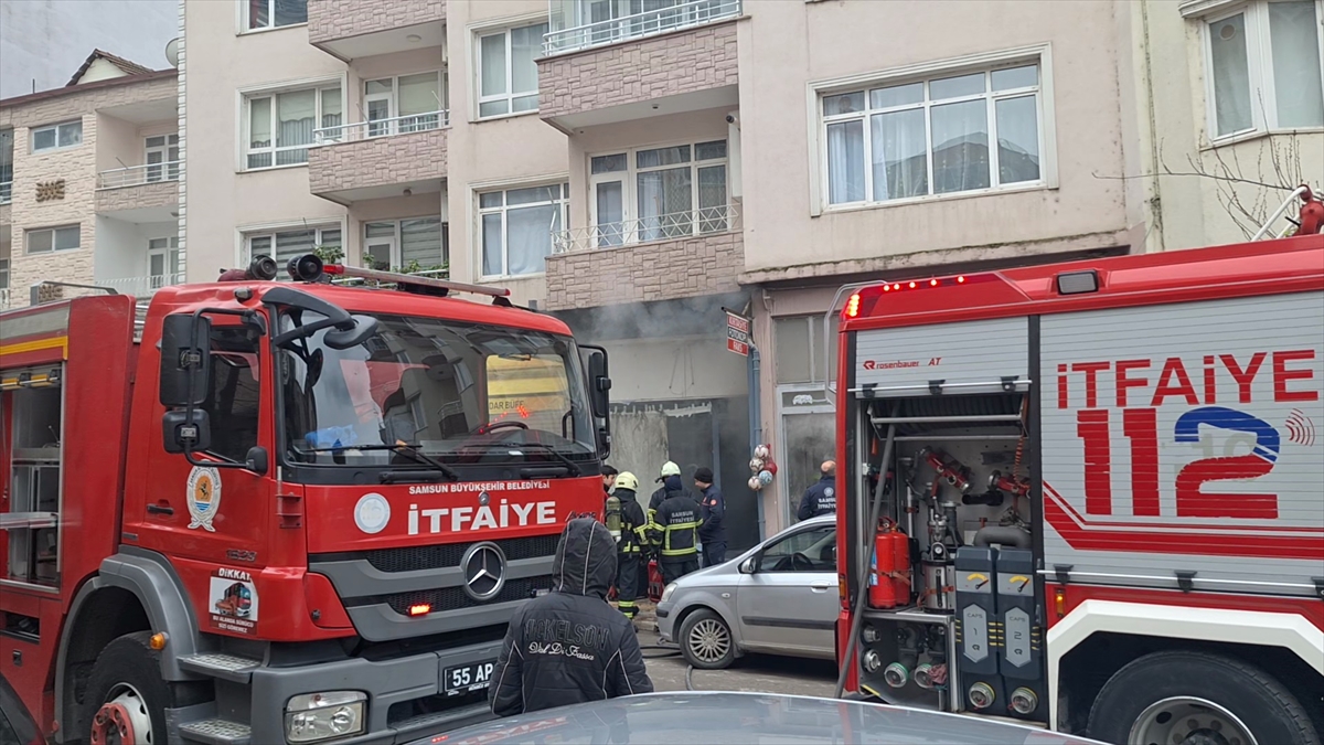 Samsun'da deposunda yangın çıkan iş yeri kullanılamaz hale geldi