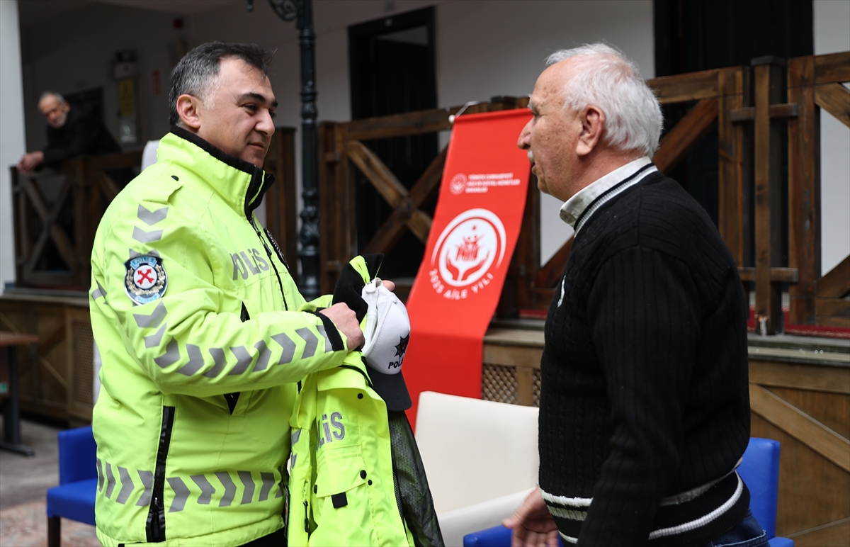 Samsun'da huzurevi sakininin trafik polisi olma hayali gerçekleştirildi