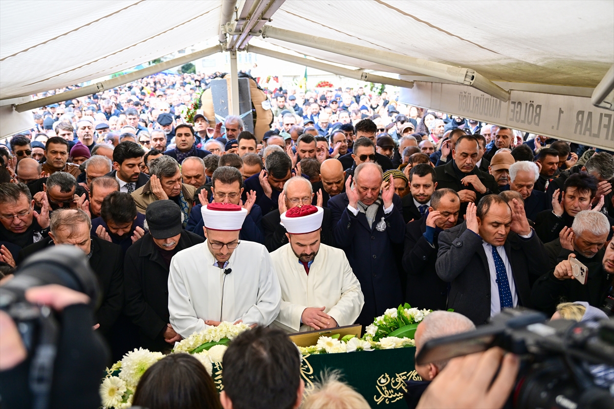 Sanatçı Edip Akbayram son yolculuğuna uğurlandı