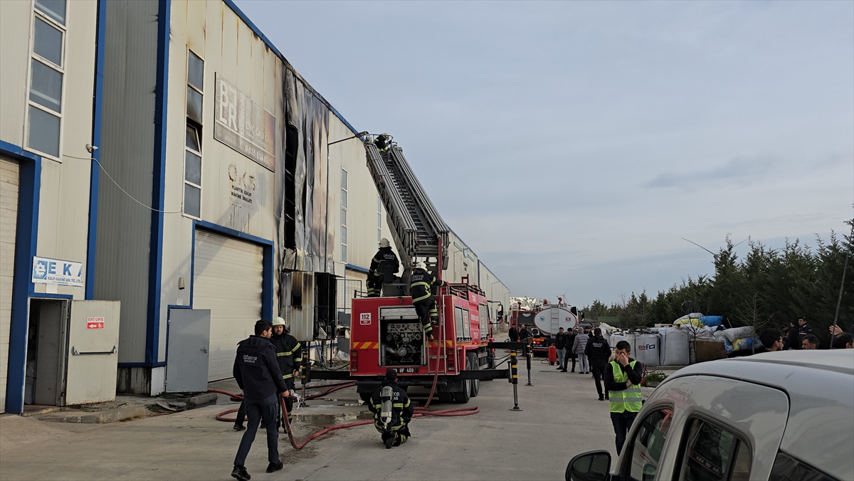 Tekirdağ'da kalıp işleme atölyesinde çıkan yangın söndürüldü