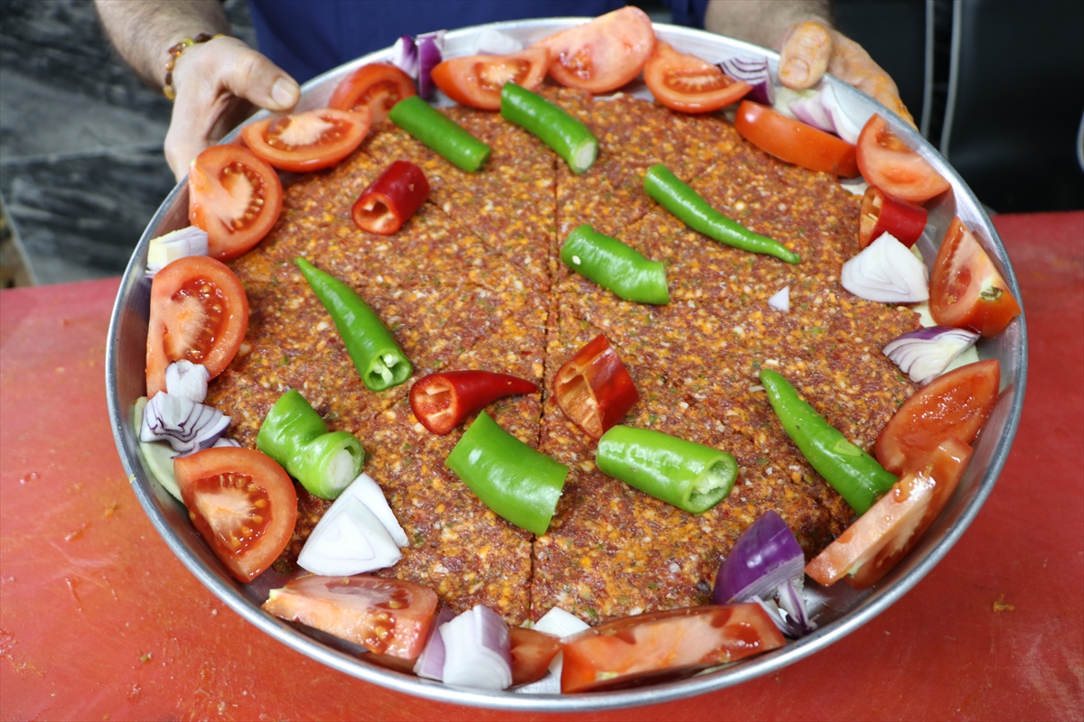 Tescilli Kilis tava iftar sofralarını şenlendiriyor