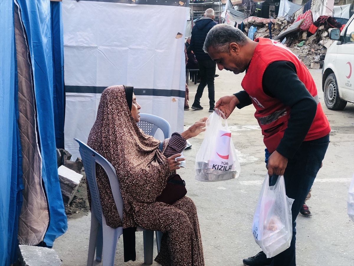 Türk Kızılay ramazanda da Gazze'ye sıcak yemek ulaştırıyor