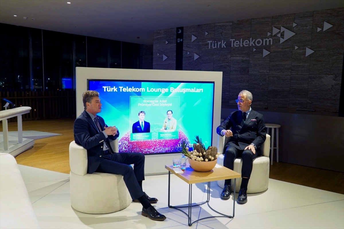 Türk Telekom Lounge Buluşmaları'nın konuğu Tan Sağtürk oldu