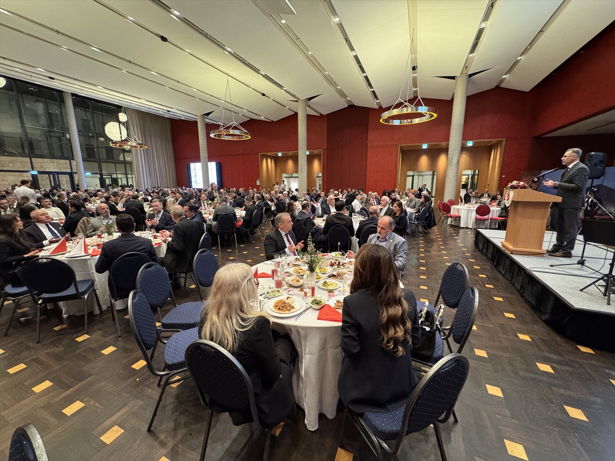 Türkiye'nin Berlin Büyükelçiliği'nde iftar programı düzenlendi