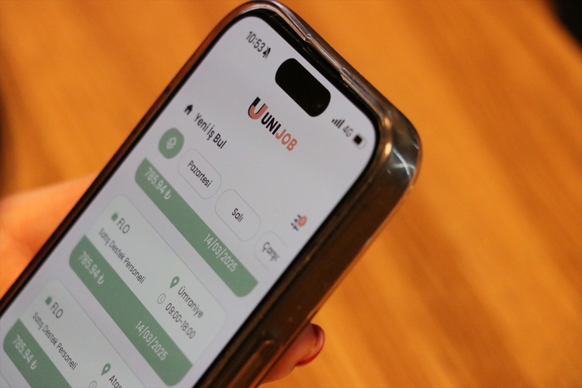 Üniversiteli girişimcilerin geliştirdiği mobil uygulama, öğrencilere iş olanağı sunuyor
