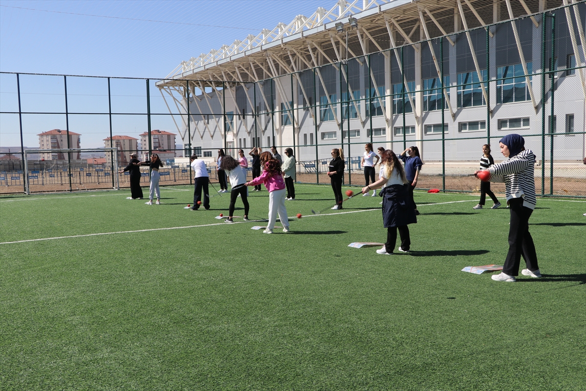 Yozgat'ta kadınlar golf sporu ile tanıştı