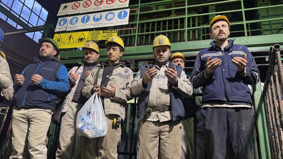 Zonguldak'taki grizu faciasında hayatını kaybeden 263 maden işçisi dualarla anıldı