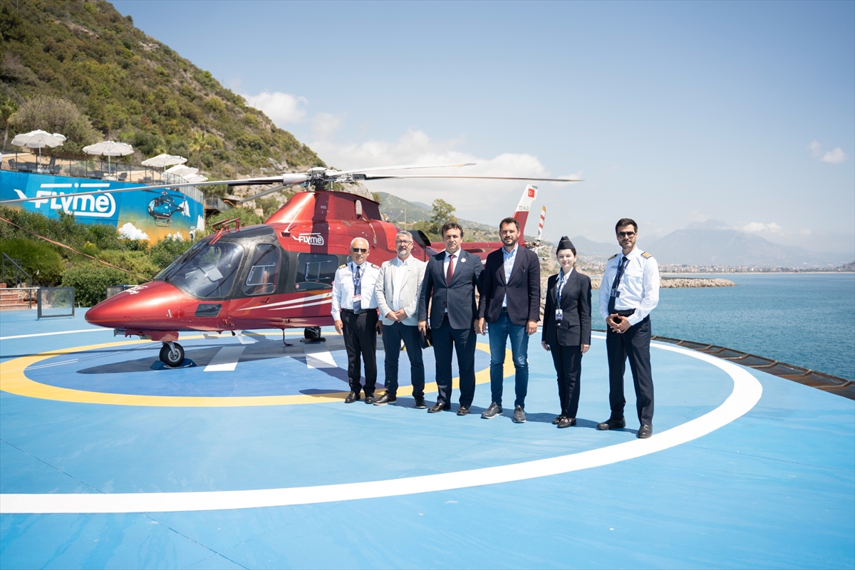 Alanya'da 23 öğrenci 23 Nisan'ı helikopterle uçarak kutladı