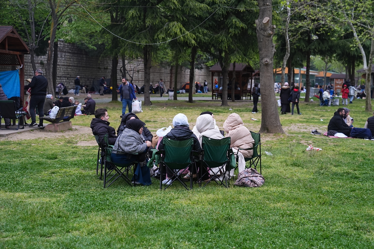 İstanbul'daki millet bahçeleri, depremin ardından vatandaşların toplanma alanları oldu
