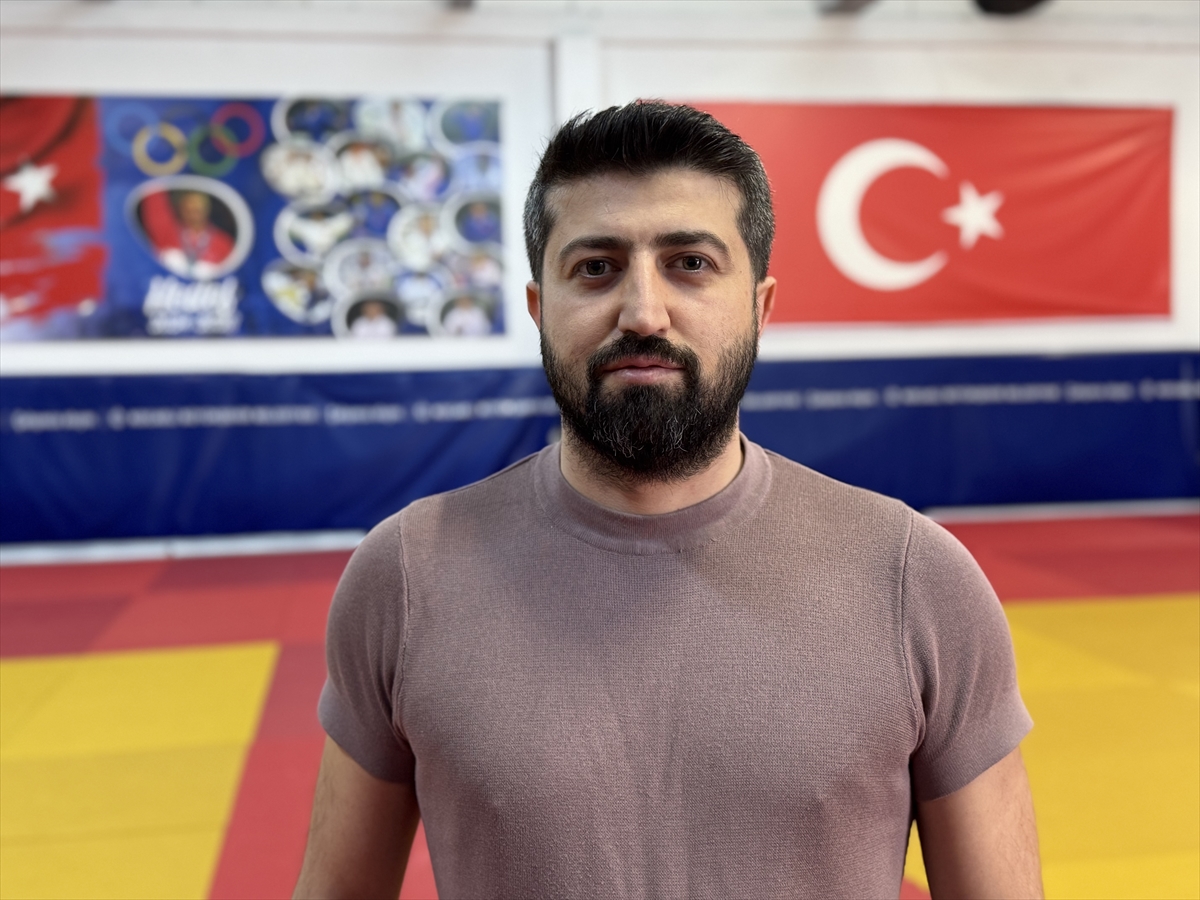 Judocu gençlerin yıldızı Rus savunma sporu “sambo”da da parladı