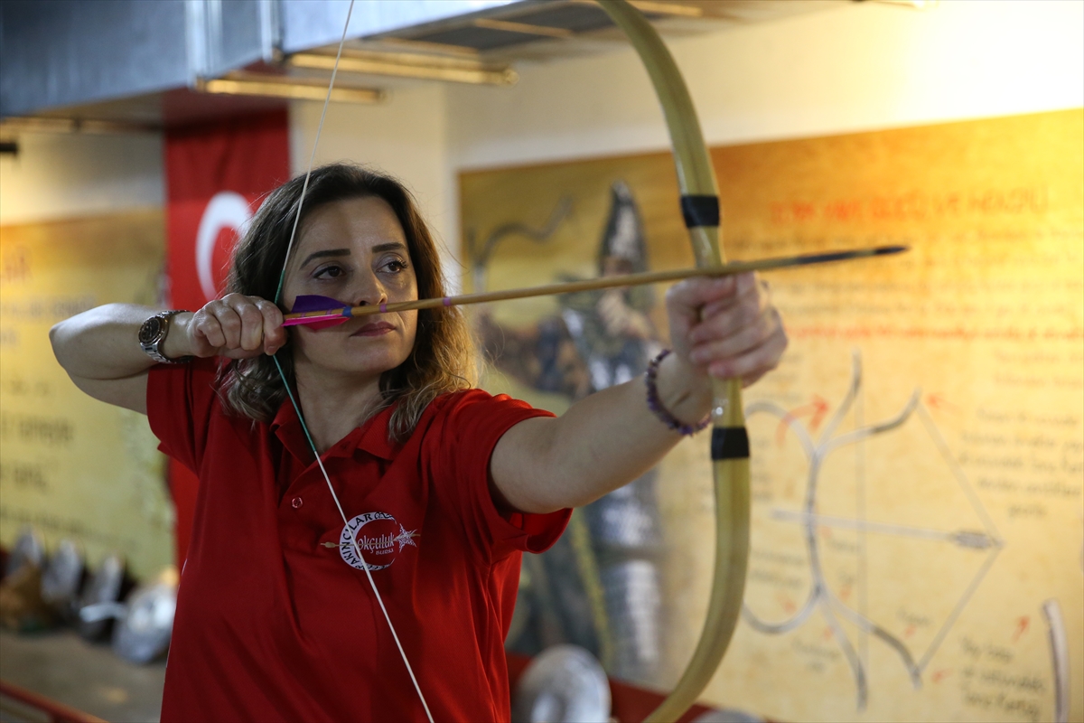 Oğlunun isteğiyle başladığı okçuluk sporunda antrenör oldu